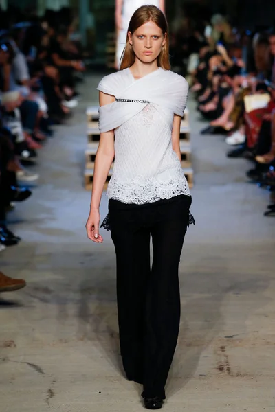 Look 14